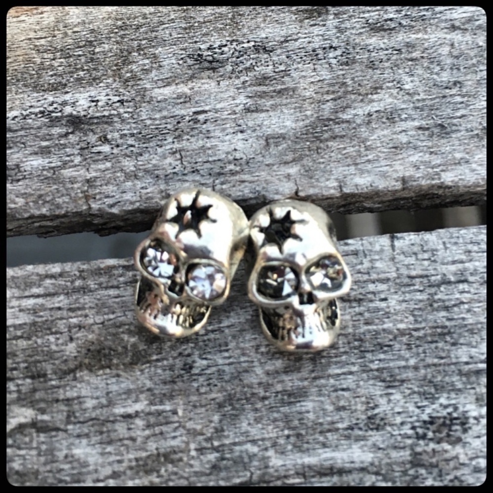 Silver Skull Bullet Hole Rhinestone Earrings! NEW!